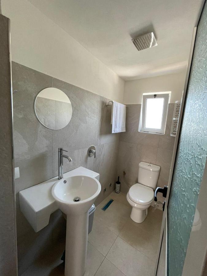 Guest Rooms Arbri Vlore Bagian luar foto