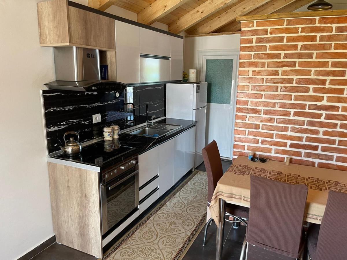Guest Rooms Arbri Vlore Bagian luar foto