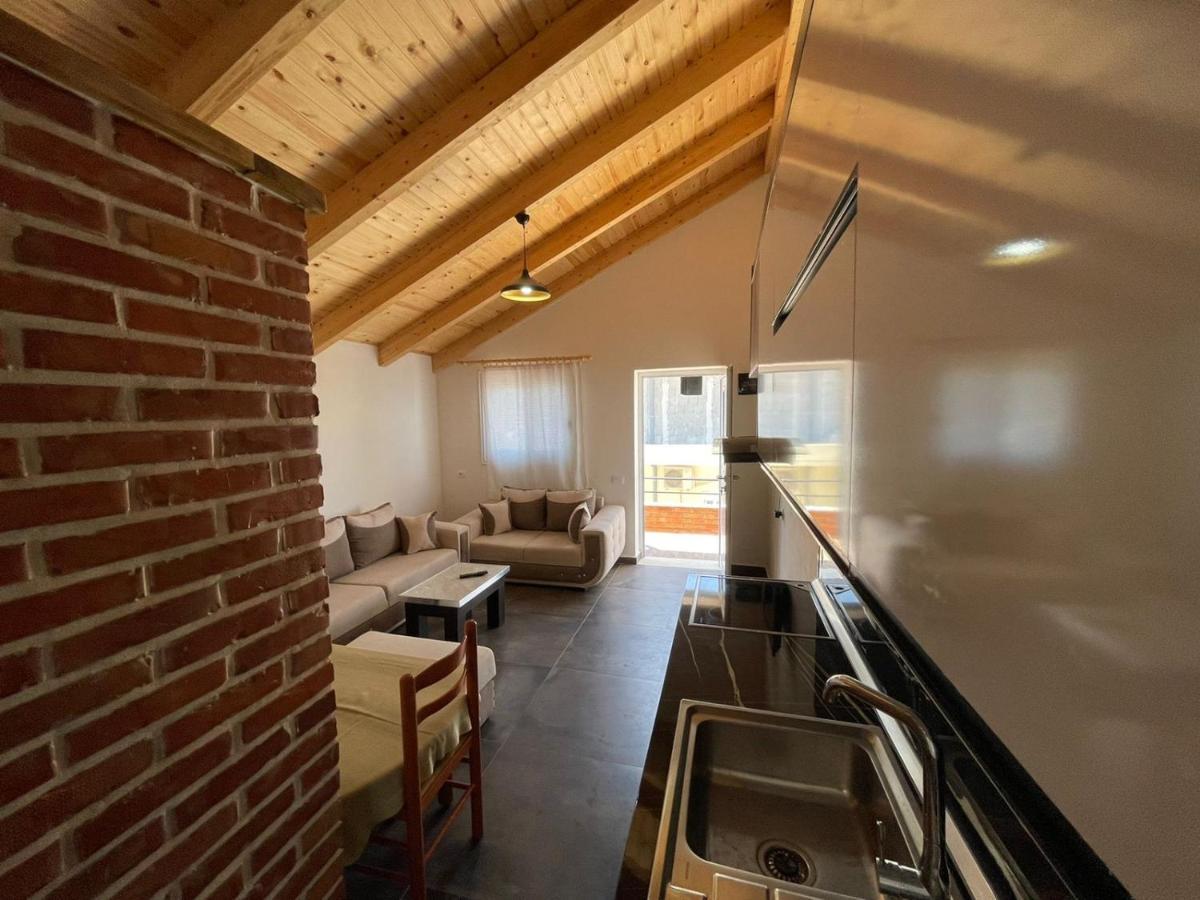 Guest Rooms Arbri Vlore Bagian luar foto