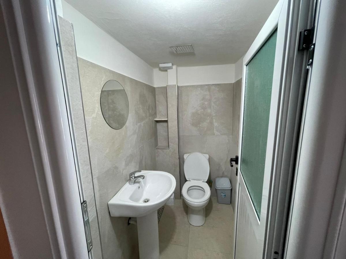 Guest Rooms Arbri Vlore Bagian luar foto