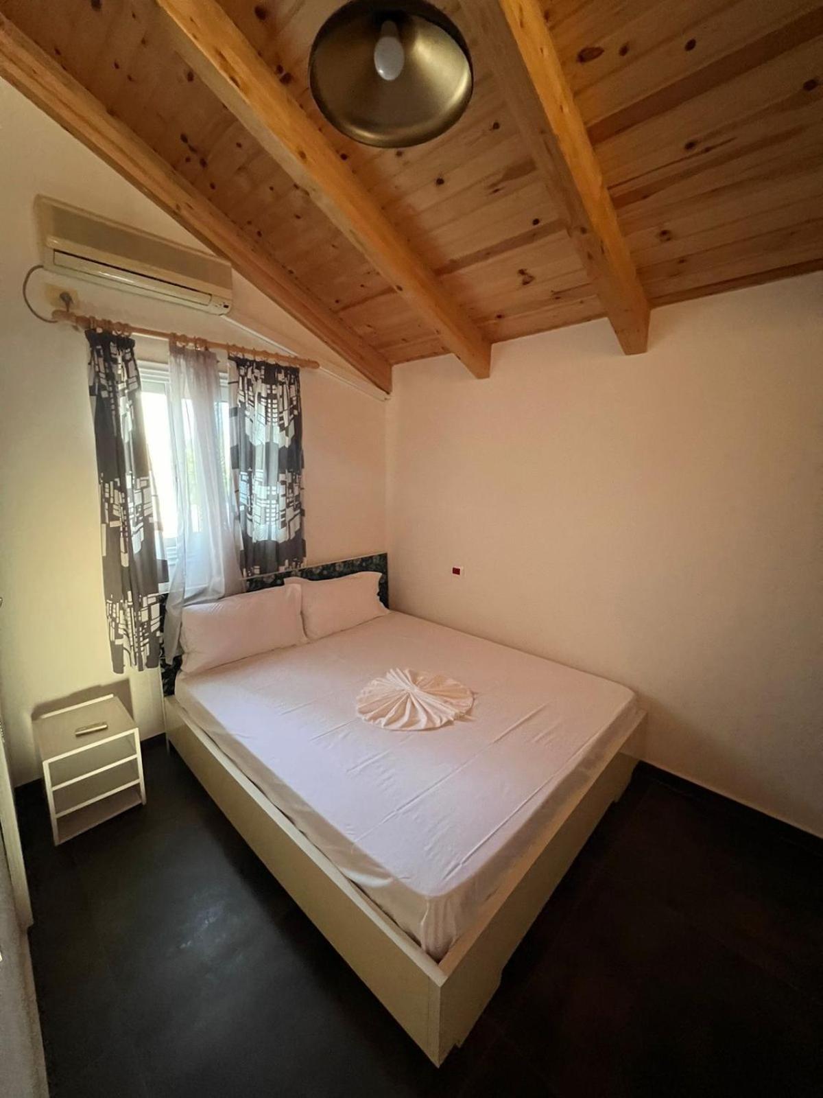 Guest Rooms Arbri Vlore Bagian luar foto