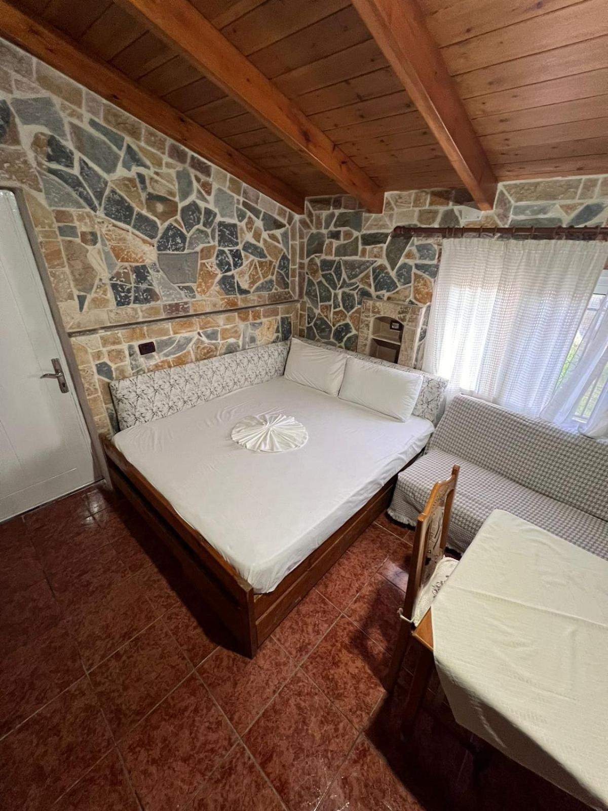 Guest Rooms Arbri Vlore Bagian luar foto