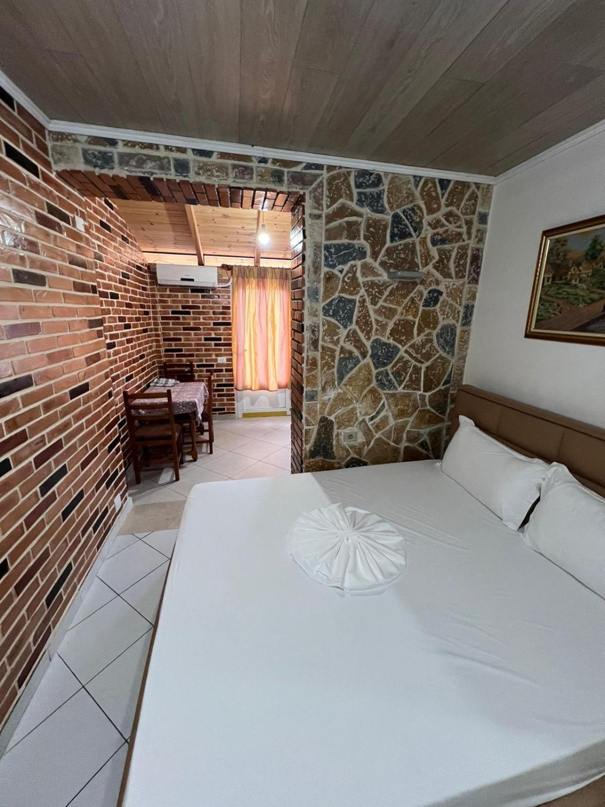 Guest Rooms Arbri Vlore Bagian luar foto