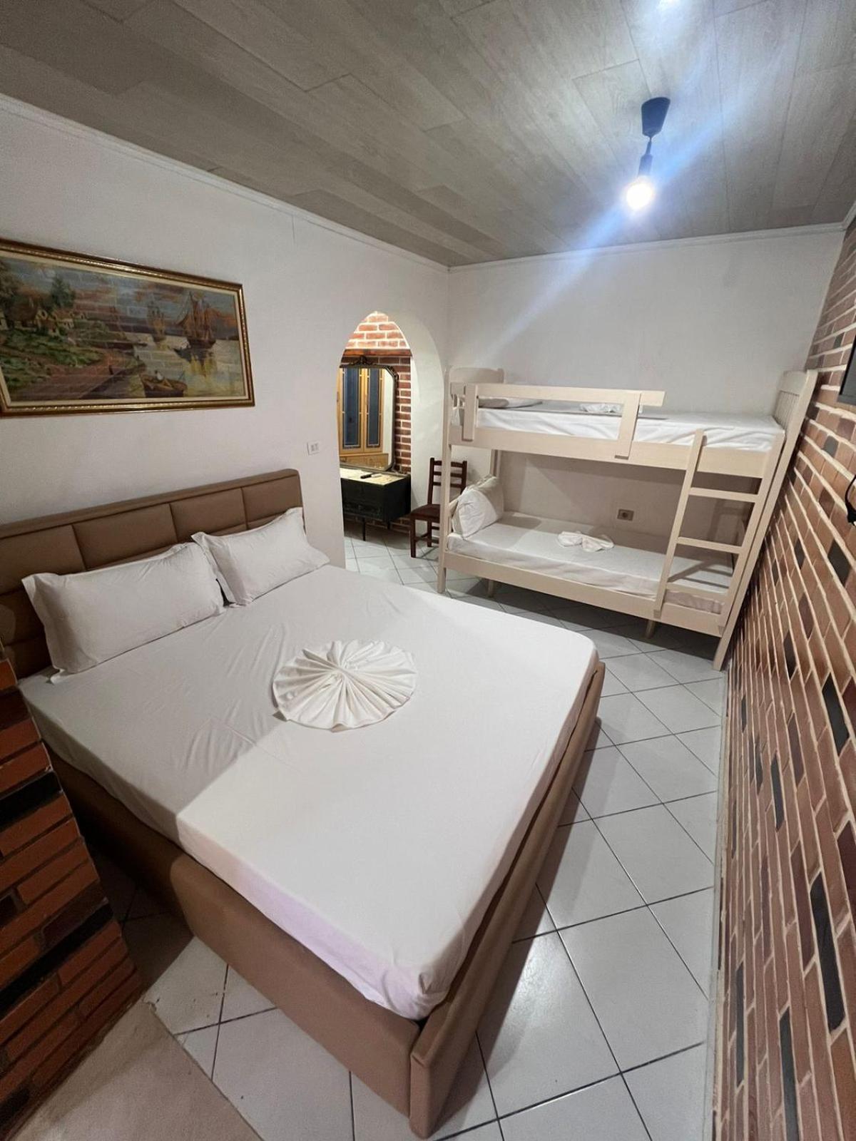 Guest Rooms Arbri Vlore Bagian luar foto