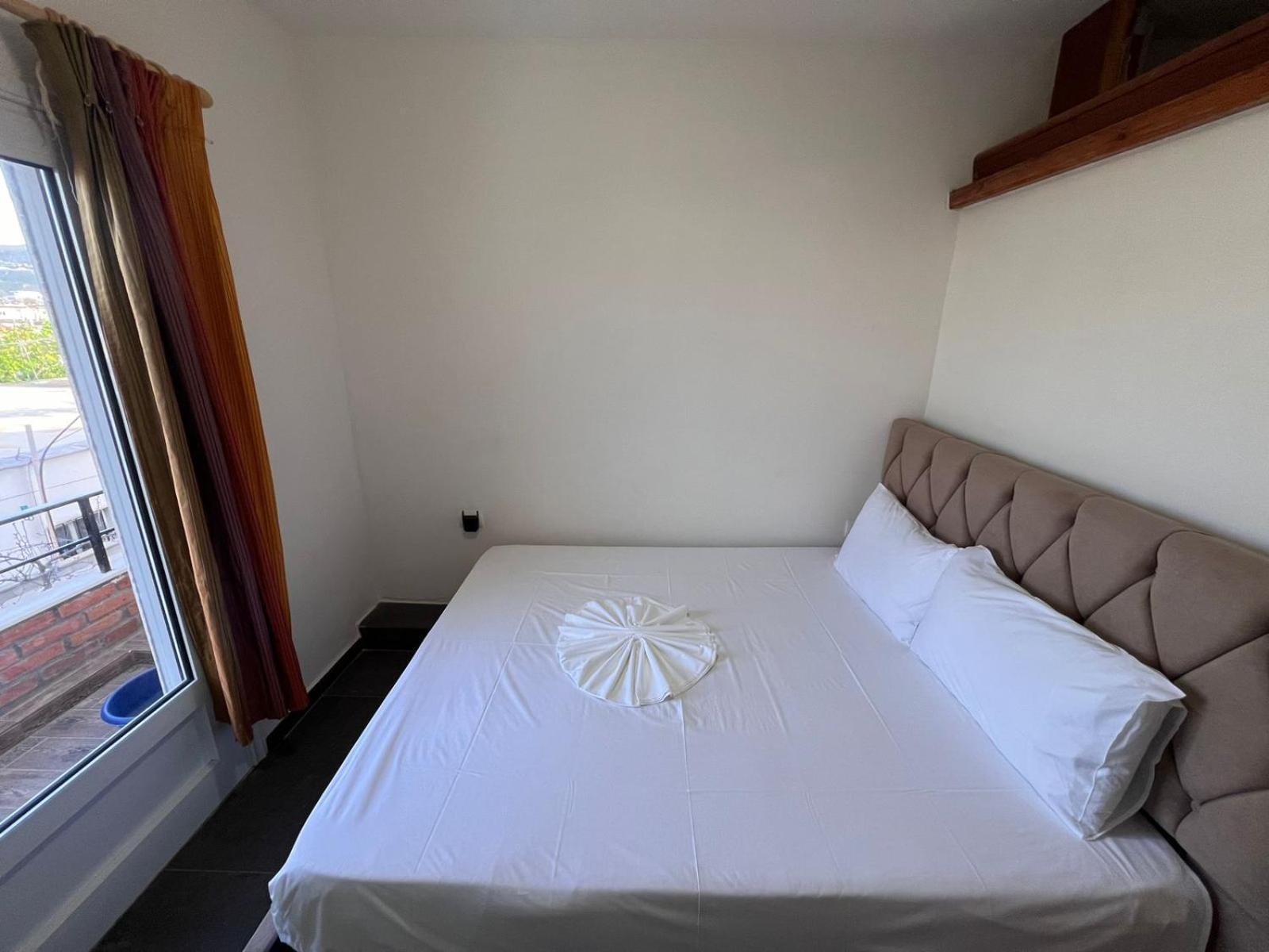 Guest Rooms Arbri Vlore Bagian luar foto