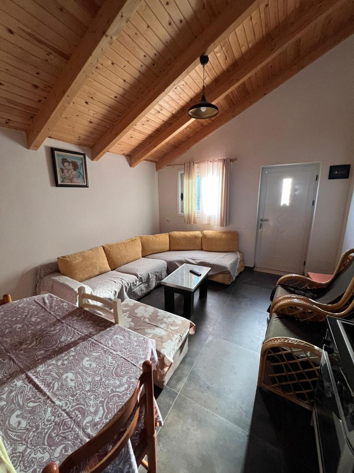 Guest Rooms Arbri Vlore Bagian luar foto