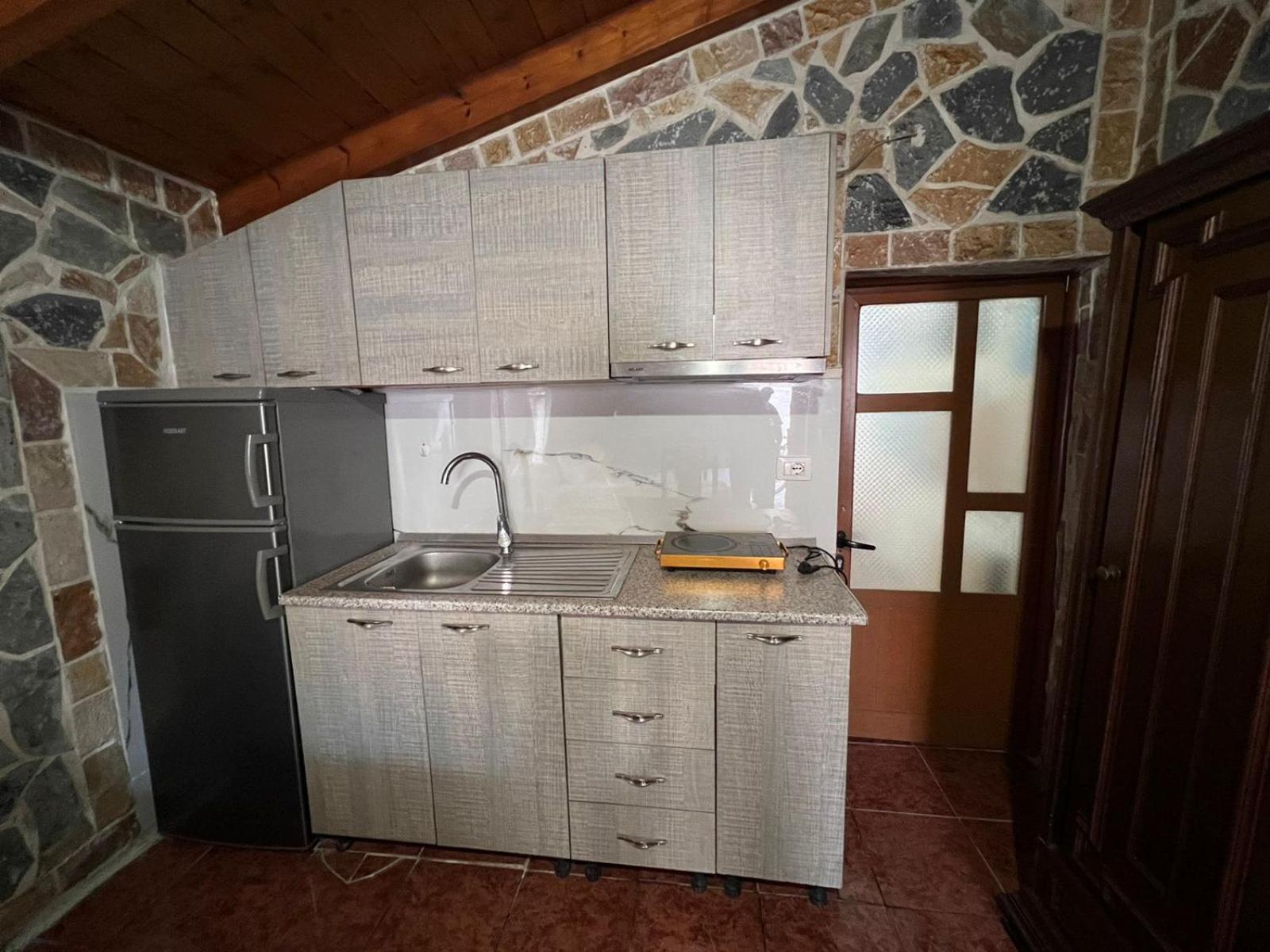 Guest Rooms Arbri Vlore Bagian luar foto