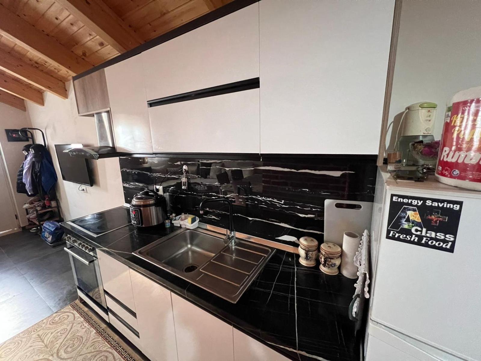 Guest Rooms Arbri Vlore Bagian luar foto
