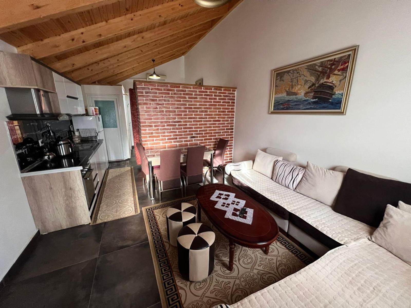 Guest Rooms Arbri Vlore Bagian luar foto
