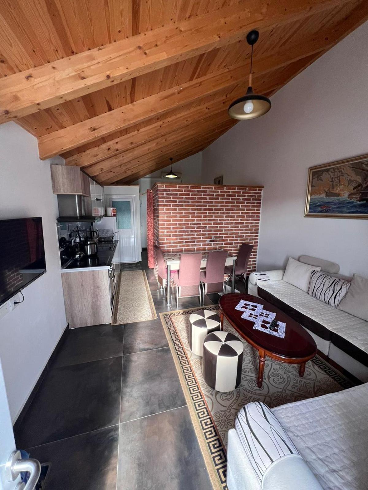 Guest Rooms Arbri Vlore Bagian luar foto