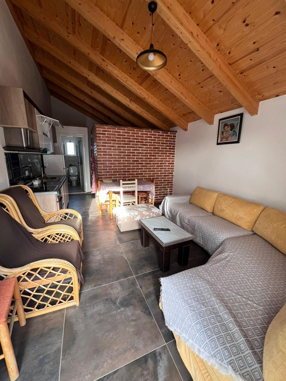Guest Rooms Arbri Vlore Bagian luar foto