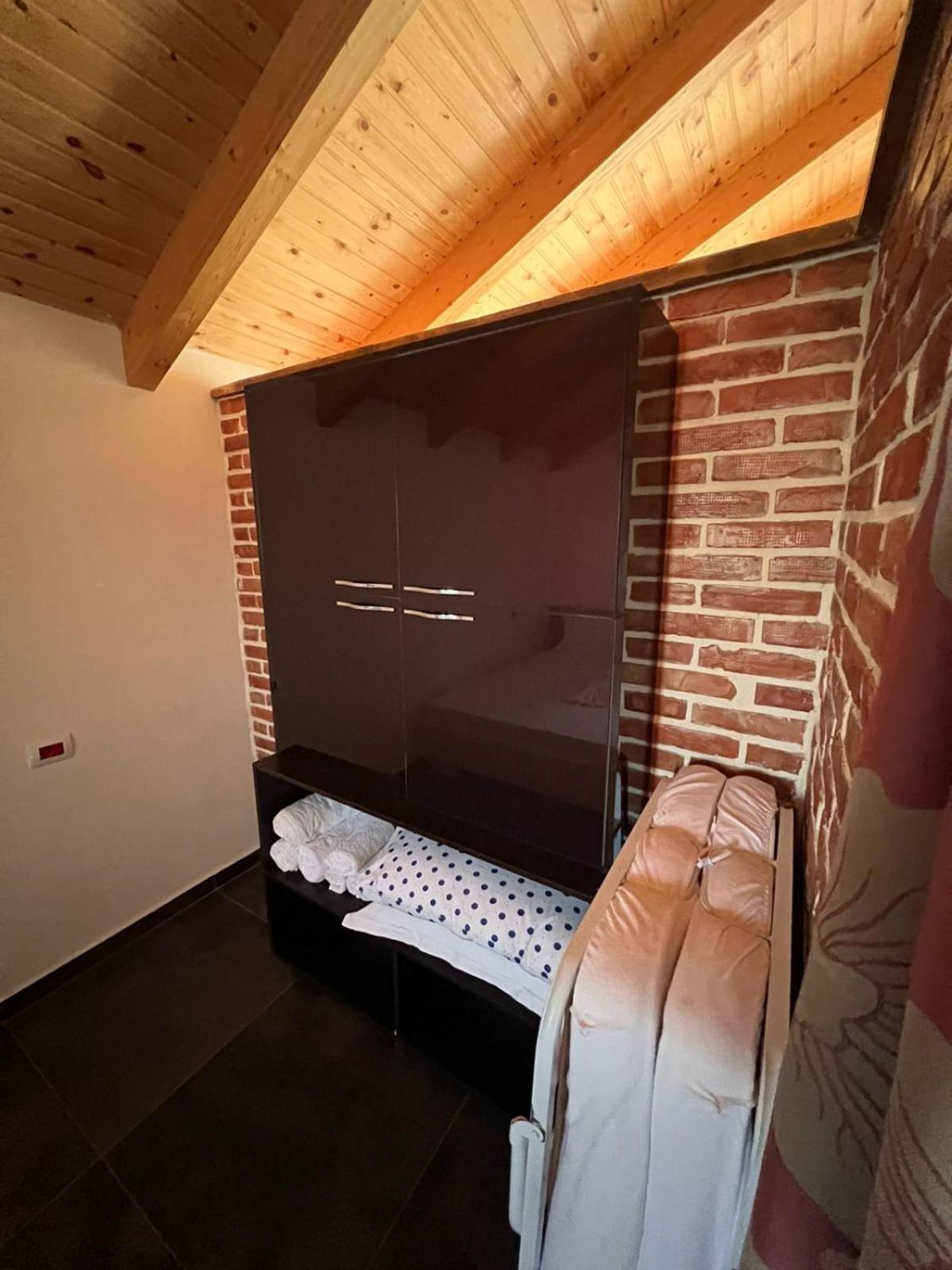 Guest Rooms Arbri Vlore Bagian luar foto