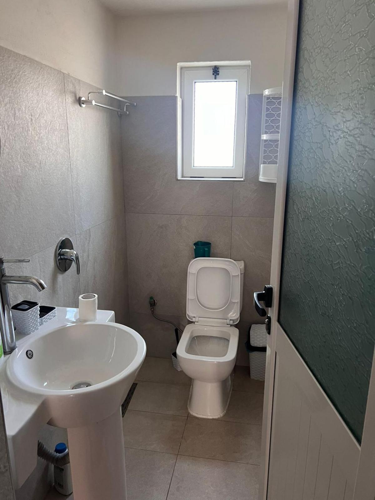 Guest Rooms Arbri Vlore Bagian luar foto